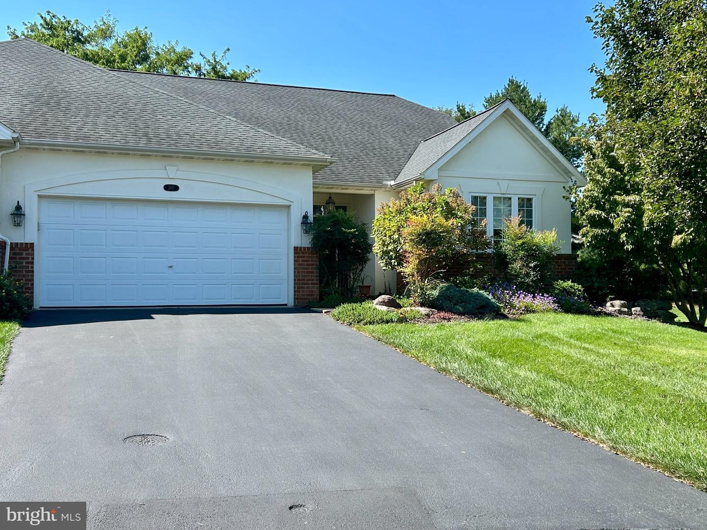 207 Sutherland Road, Lancaster, PA 17603