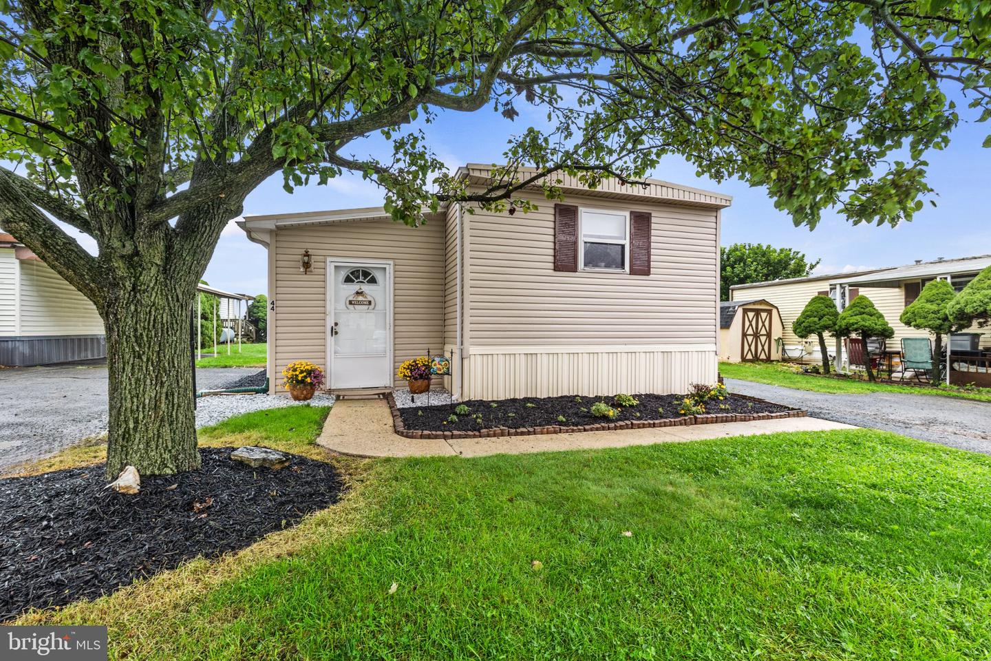 44 Ridgewood Mnr — photo