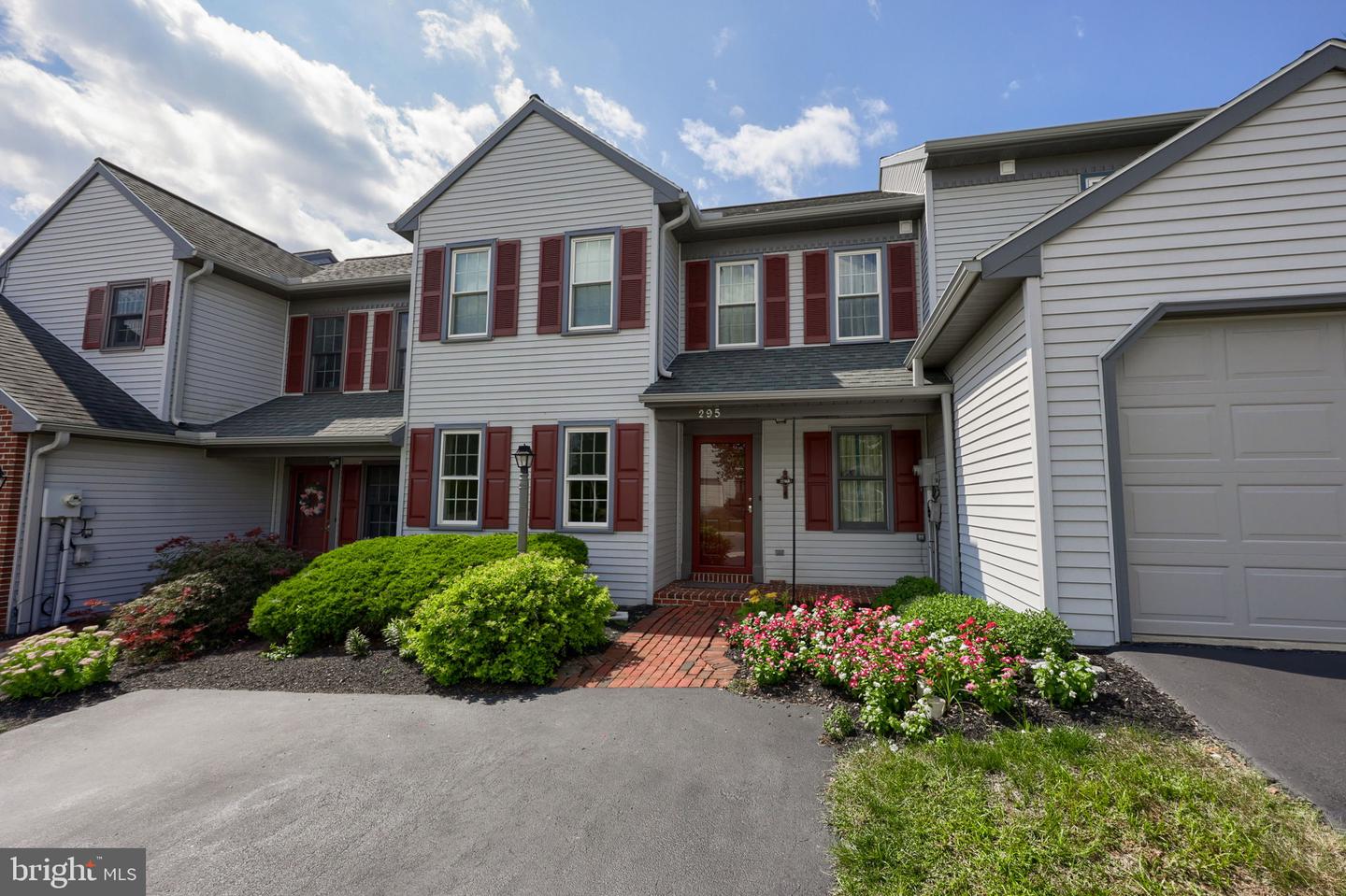 295 Mason Dr — photo