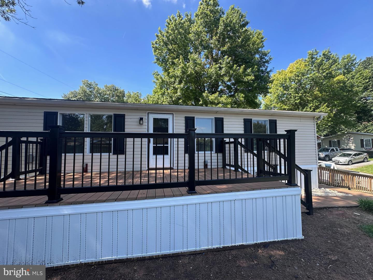 10 Summer Dr — photo