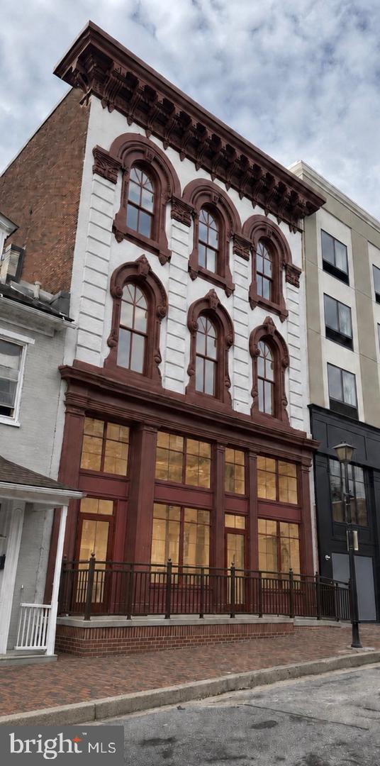 161-163 Locust St — photo