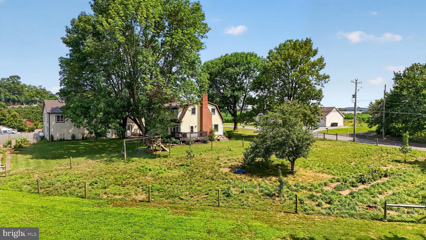 126 W Newport Road, Lititz, PA 17543 — photo 2