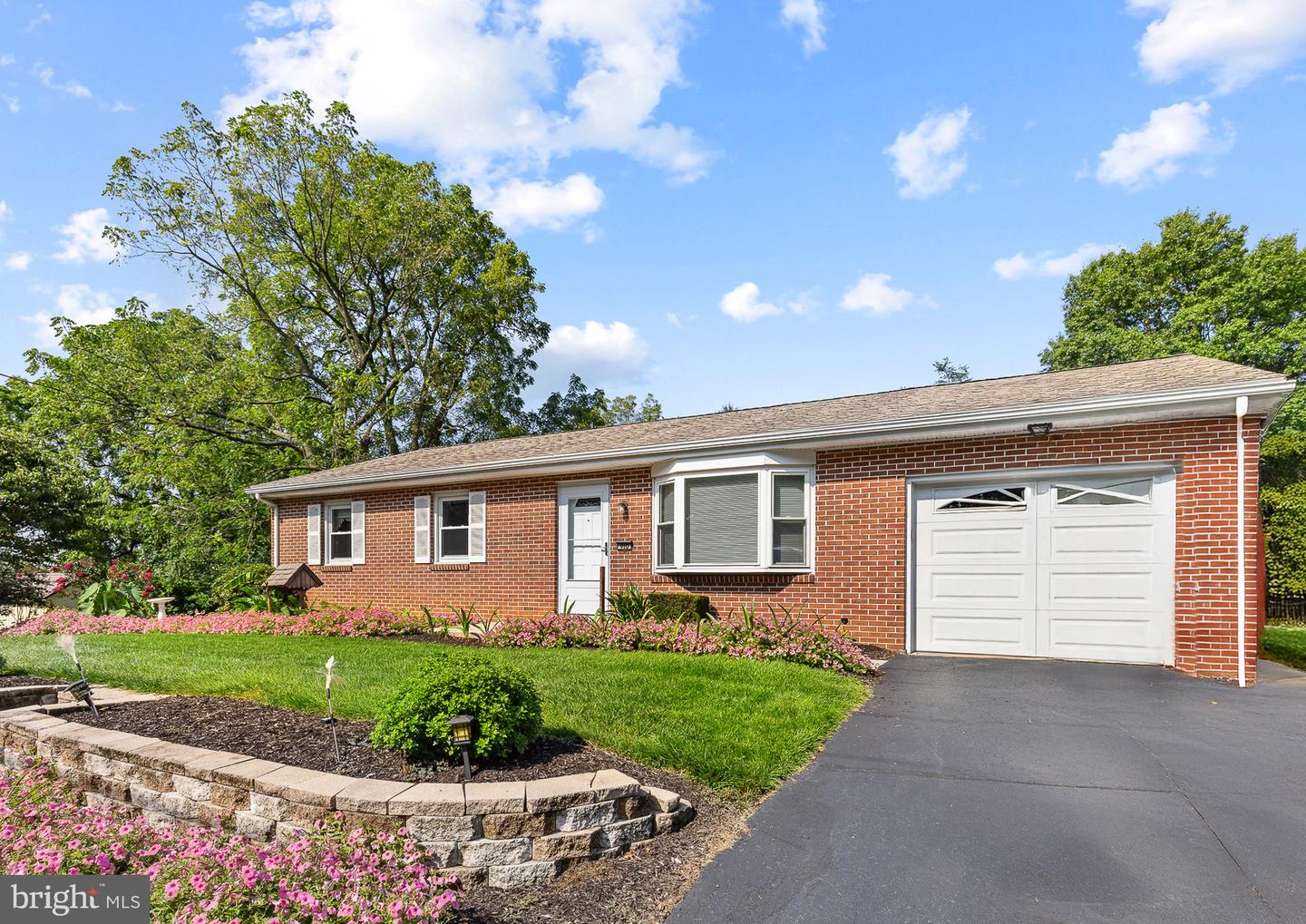 910 Pine Hill Road, Lititz, PA 17543 — photo 2