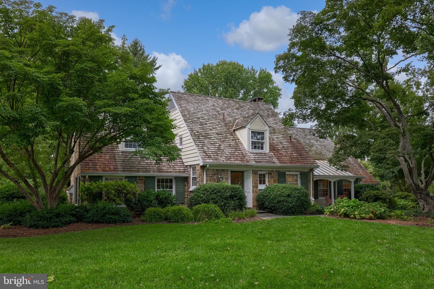 9 Cedar Ln — photo