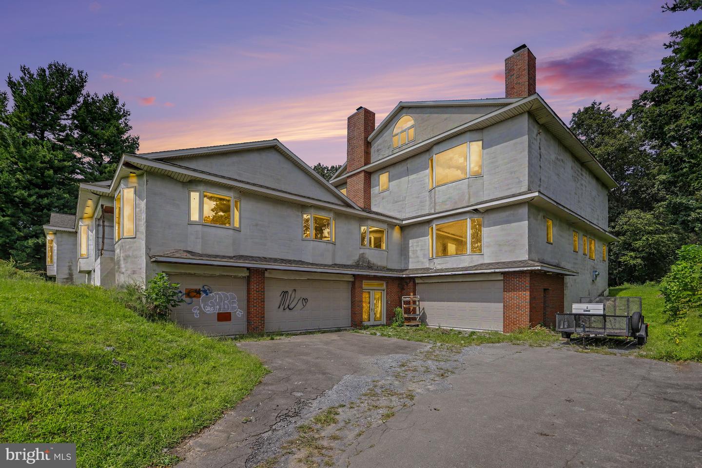 327 Blossom Hill Dr — photo