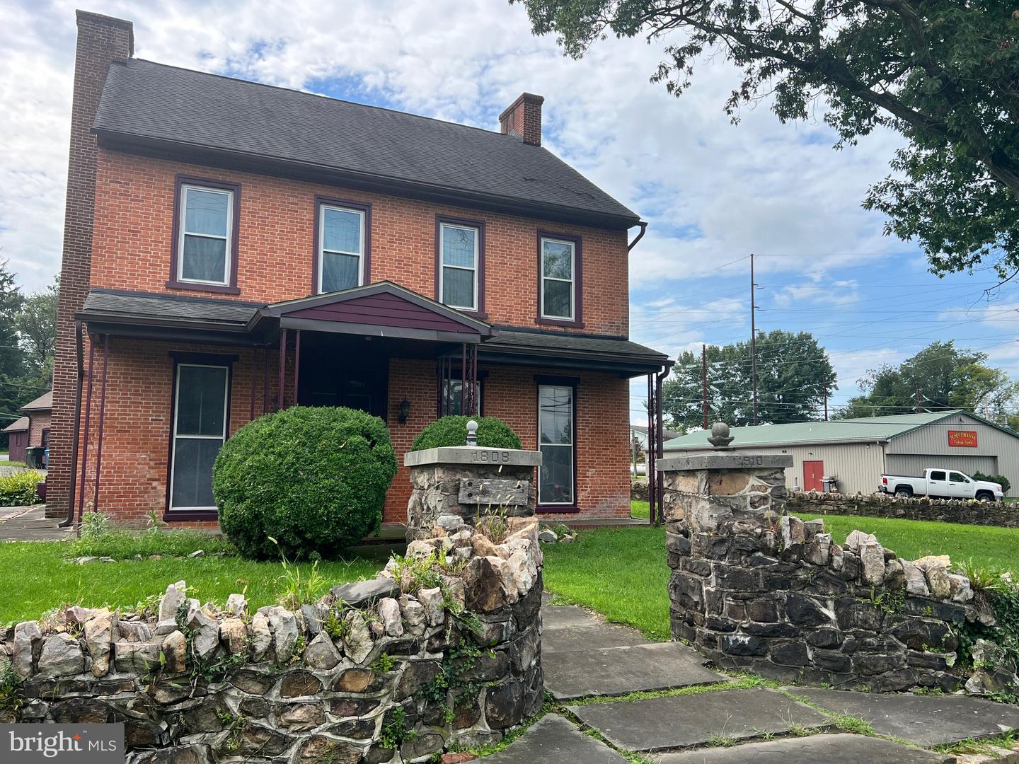 3985 Locust Grove Rd — photo