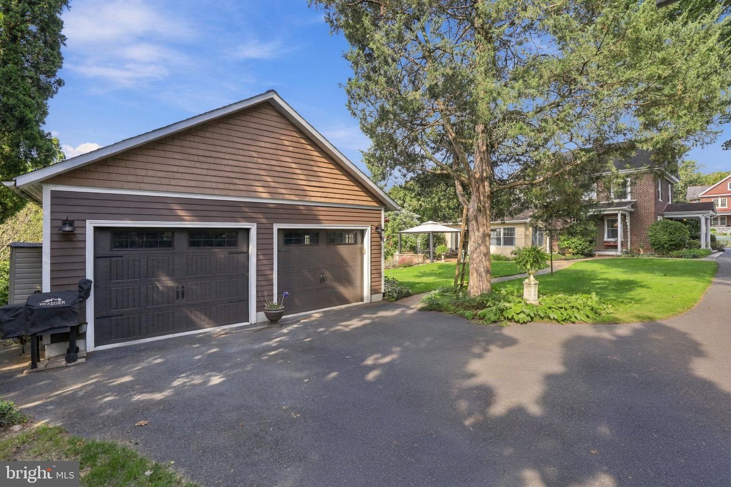 450 S Broad Street, Lititz, PA 17543 — photo 2