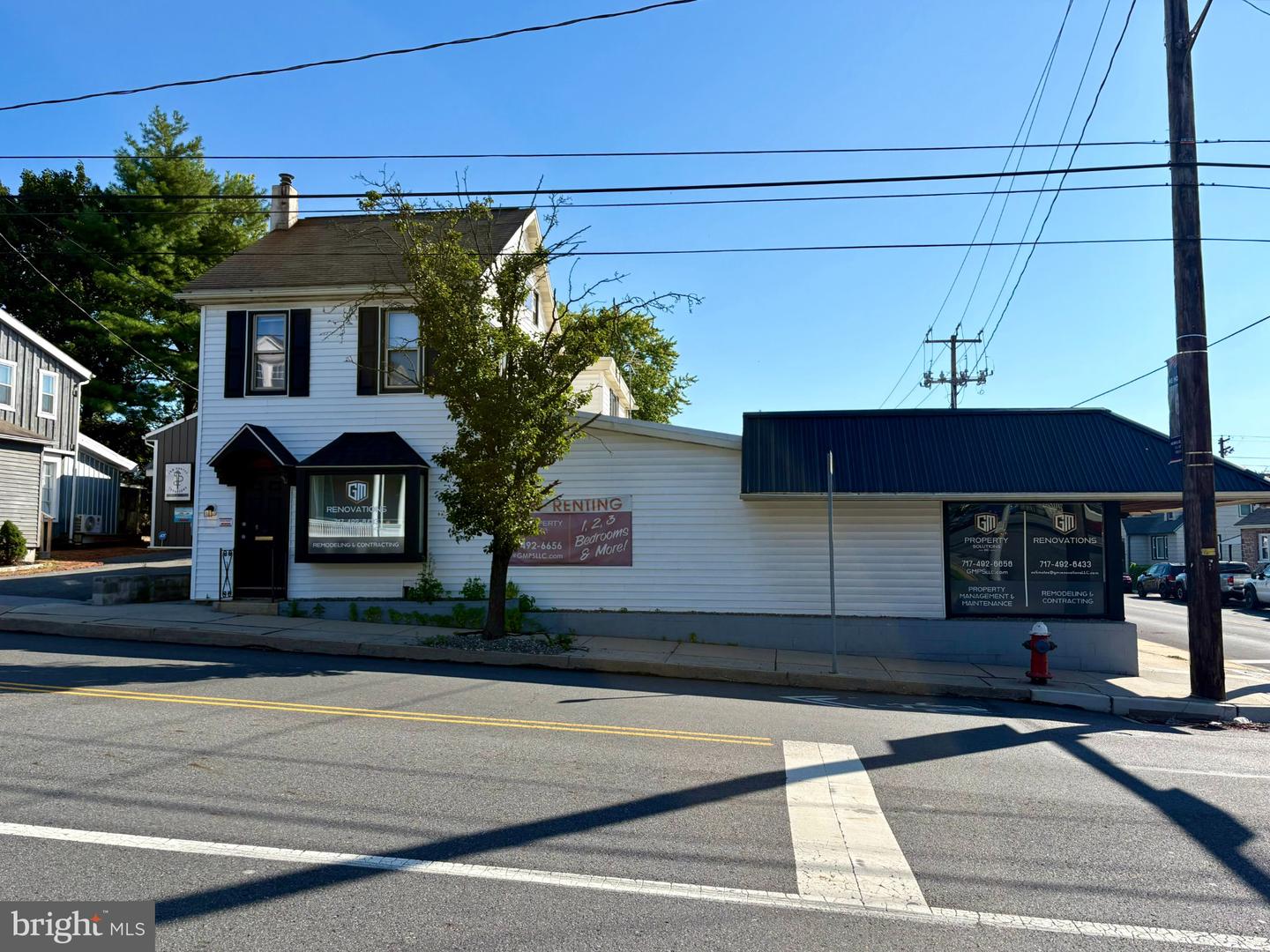 207 N Market St — photo