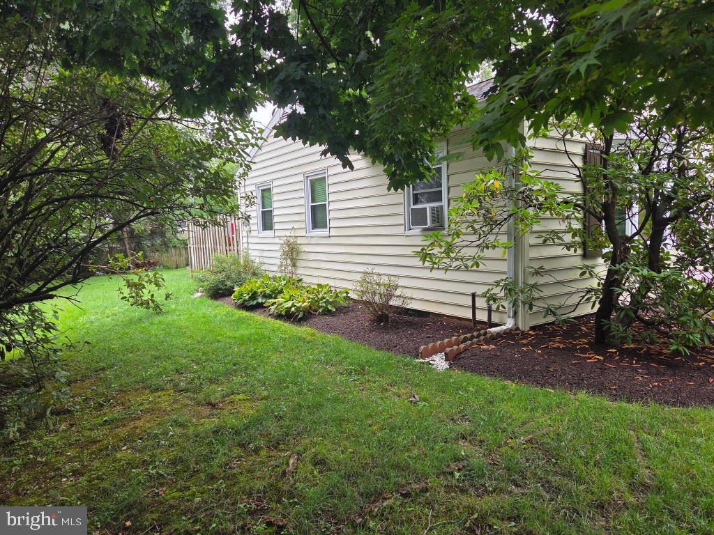 340 E Marion Street, Lititz, PA 17543 — photo 2