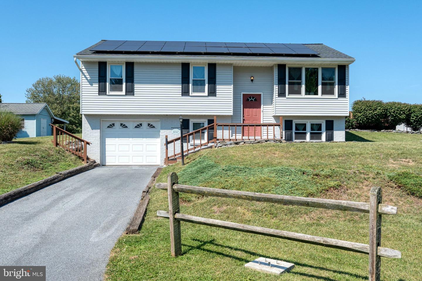 237 Buttonwood Dr — photo