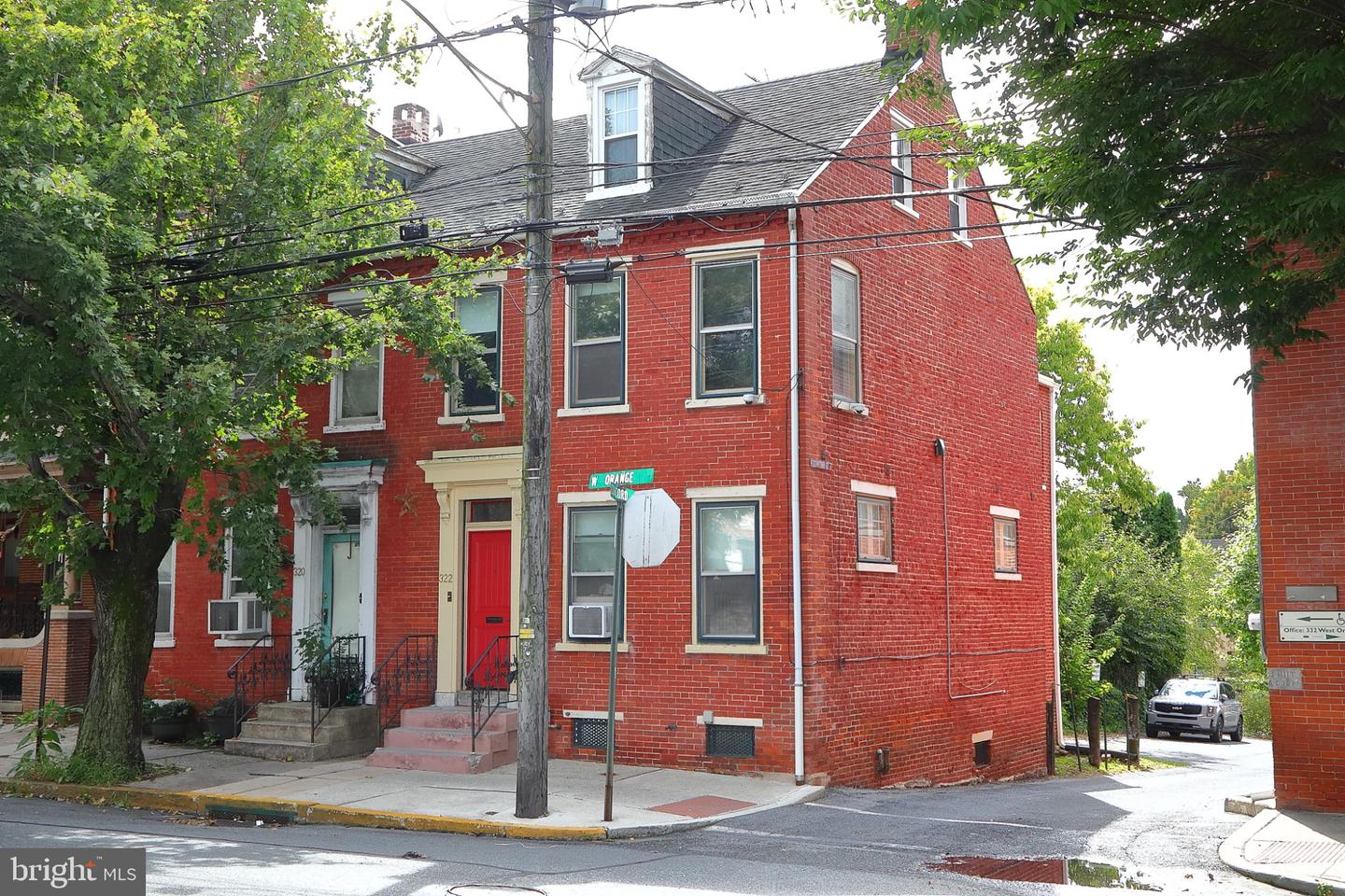 322 W Orange St — photo