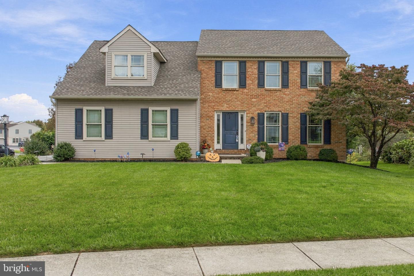 600 Redwood Dr — photo