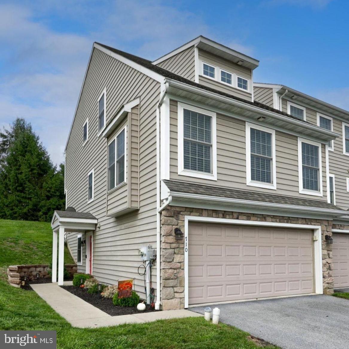 710 Keller Dr — photo