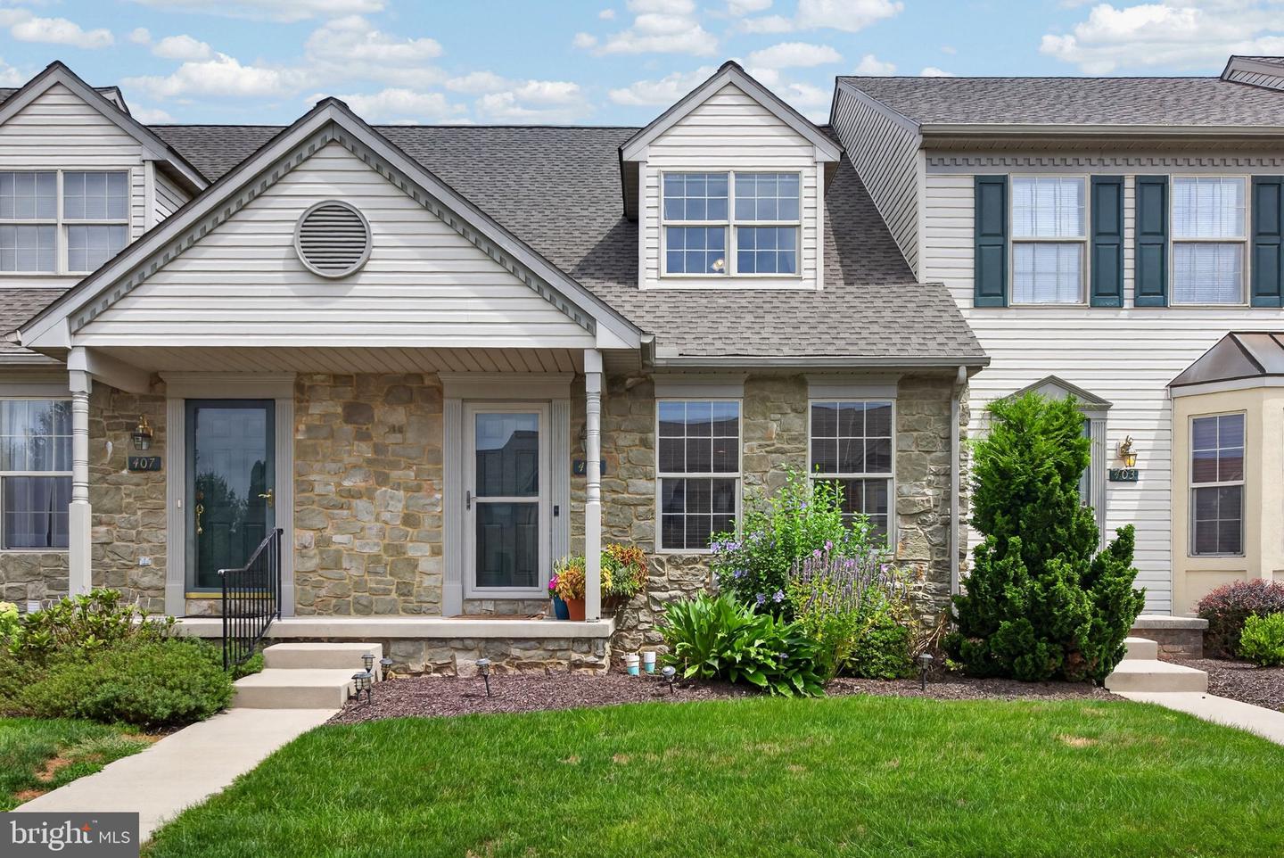 405 Cobblestone Ln — photo
