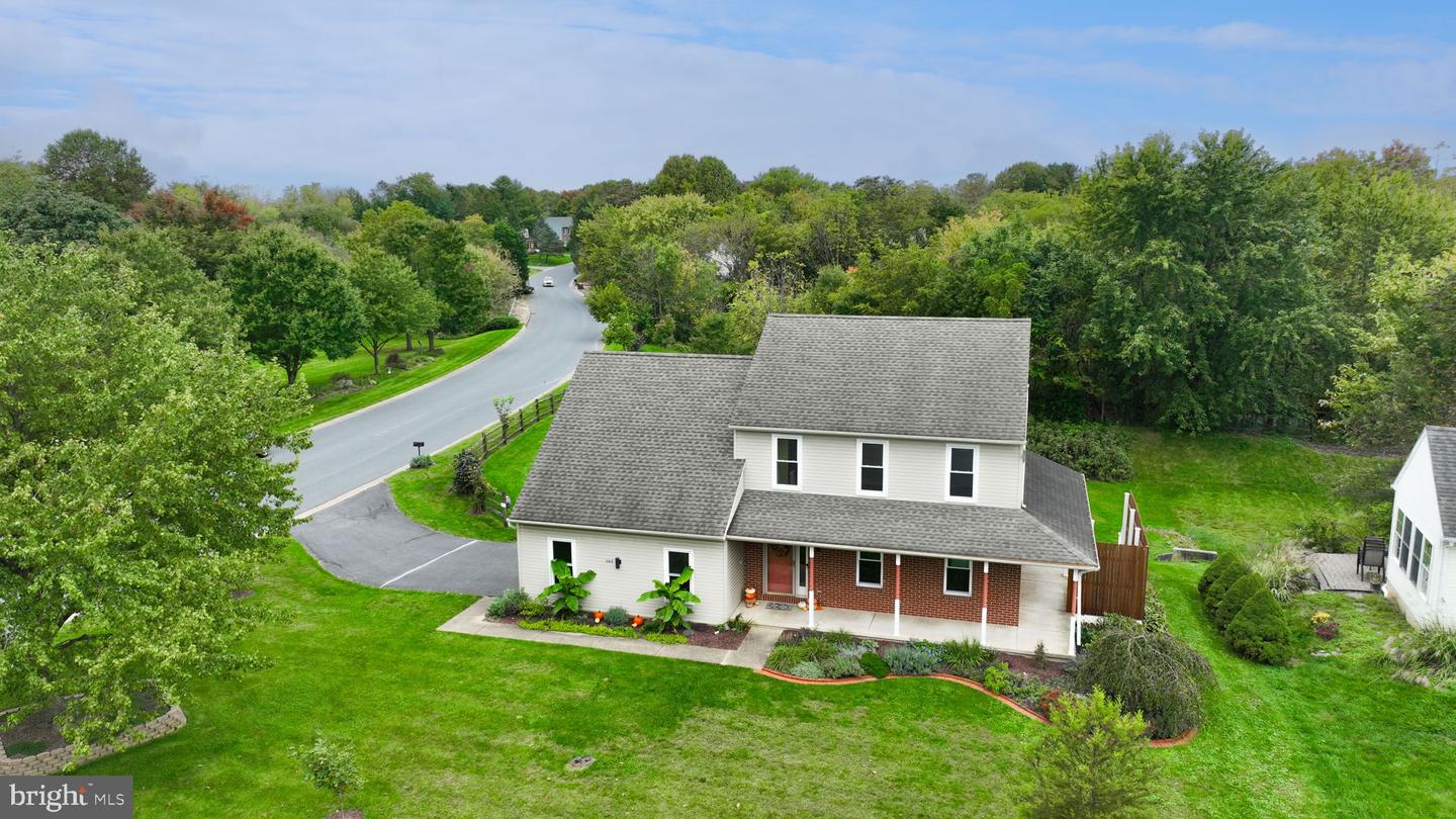 243 Kingsbridge Dr — photo