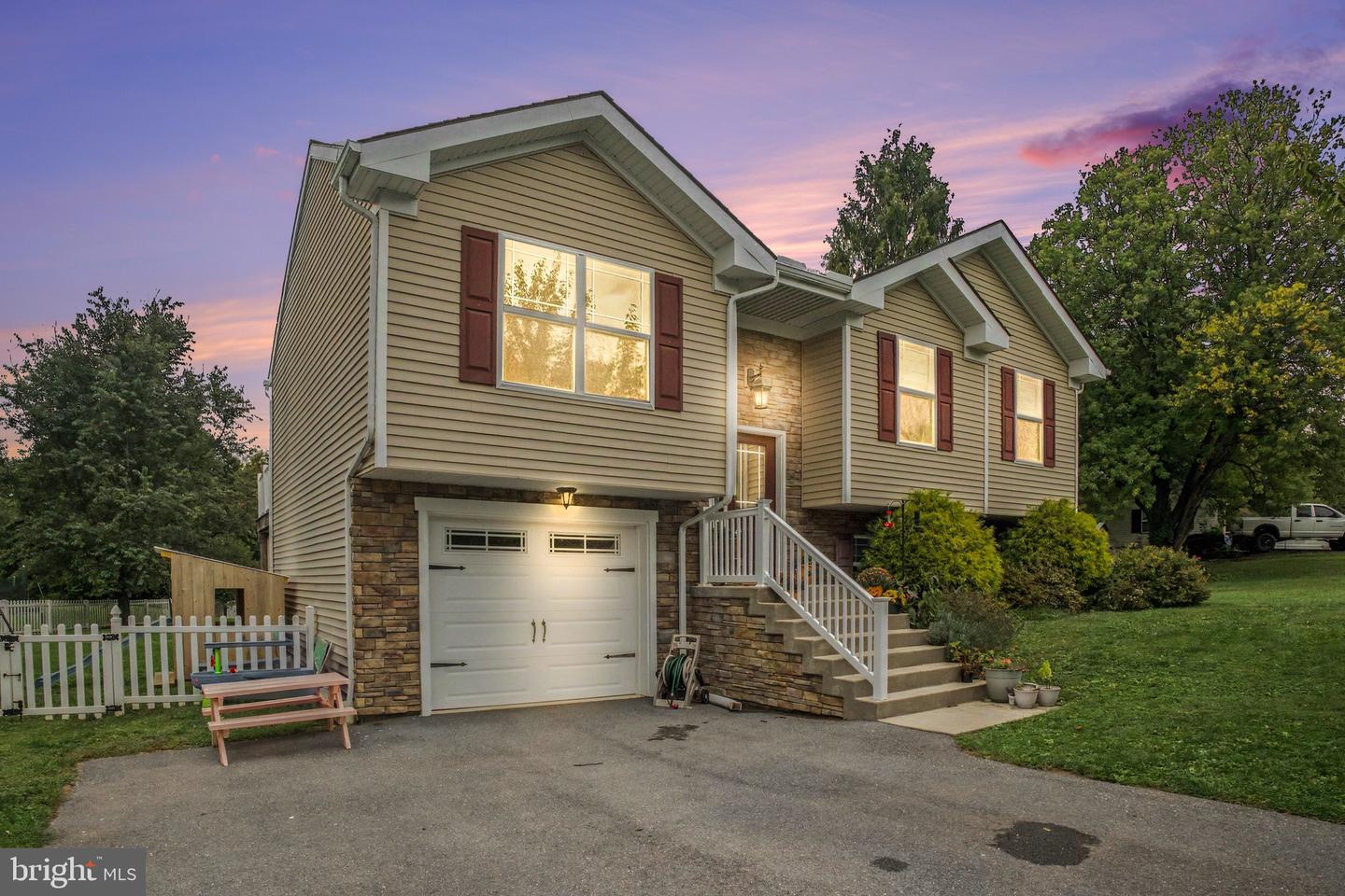 41 Den Mar Dr — photo