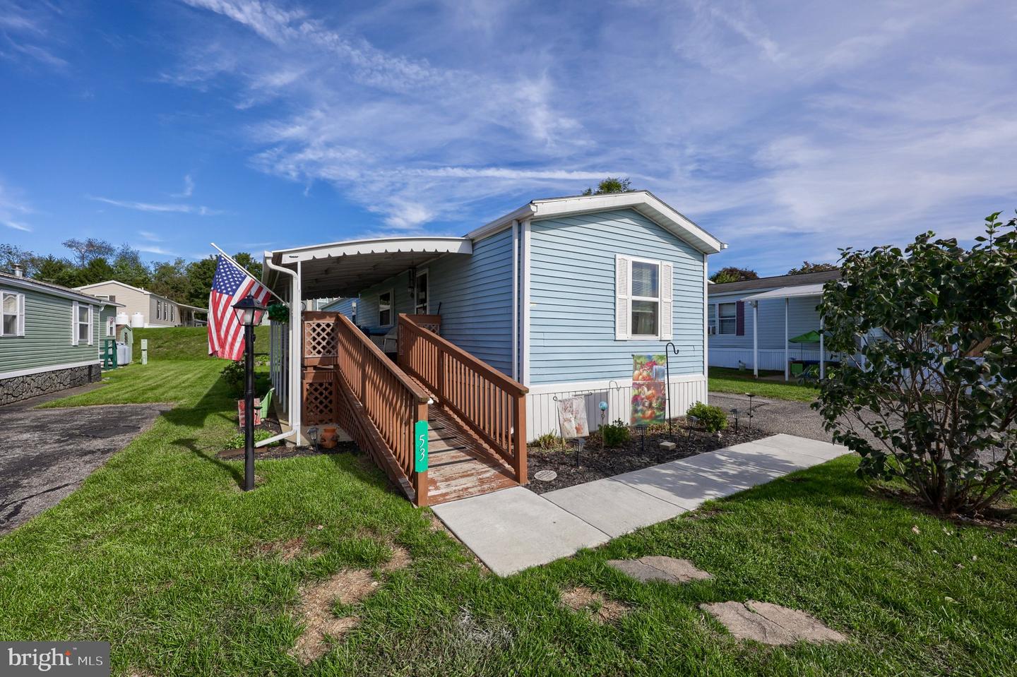 53 Ridgewood Mnr — photo