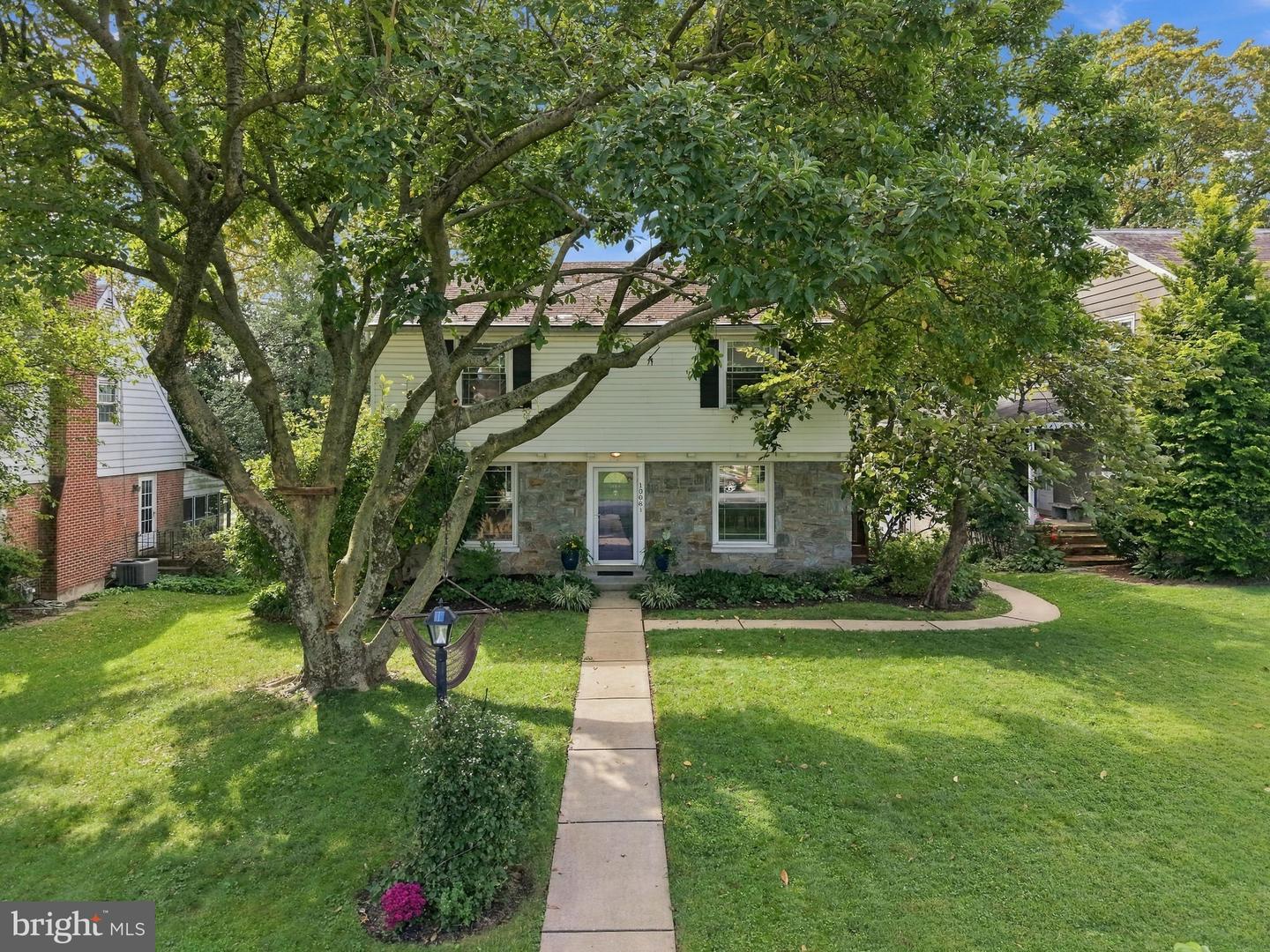 1008 Skyline Dr — photo