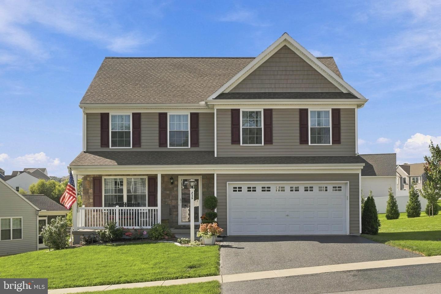 215 Darlington Ct — photo