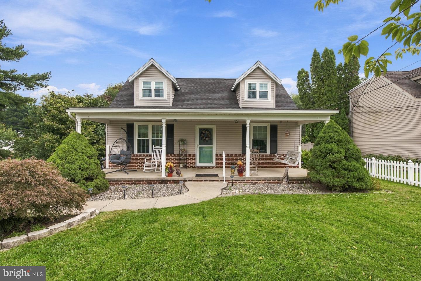 430 Hempfield Hill Rd — photo