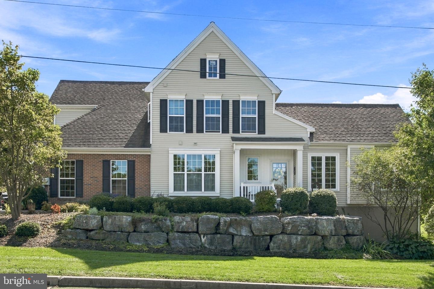203 Steepbank Rd — photo