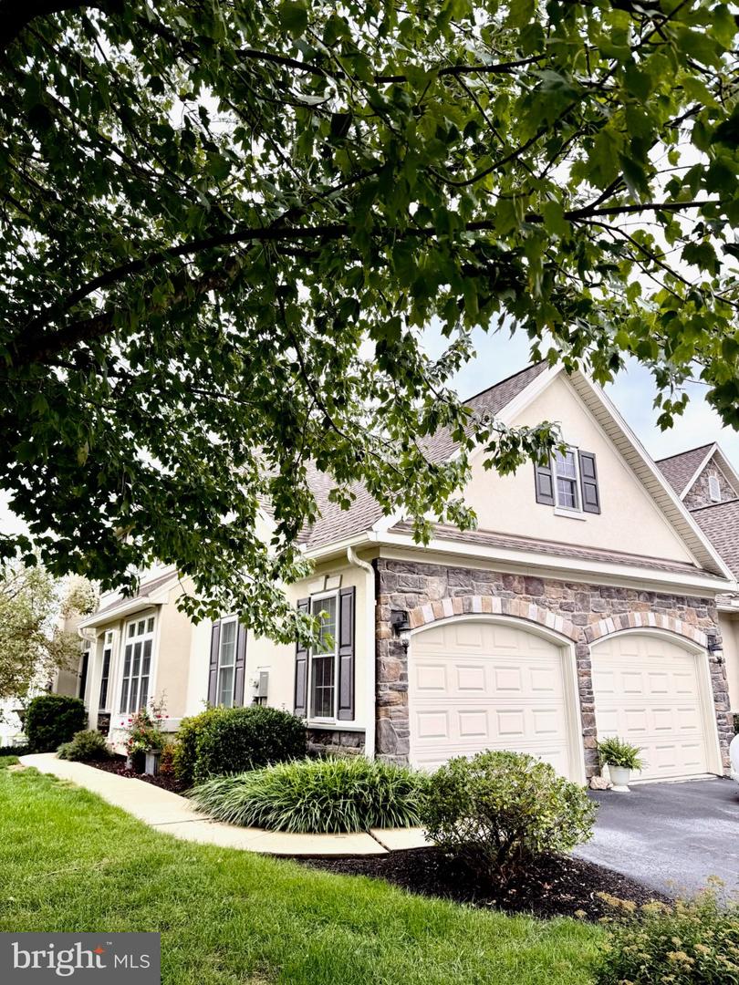 840 Huntington Pl — photo