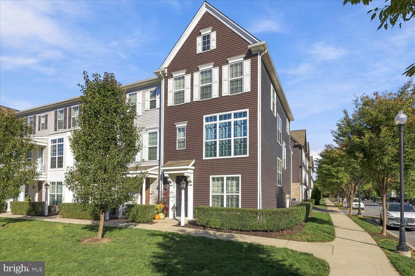 602 Mayer Pl — photo