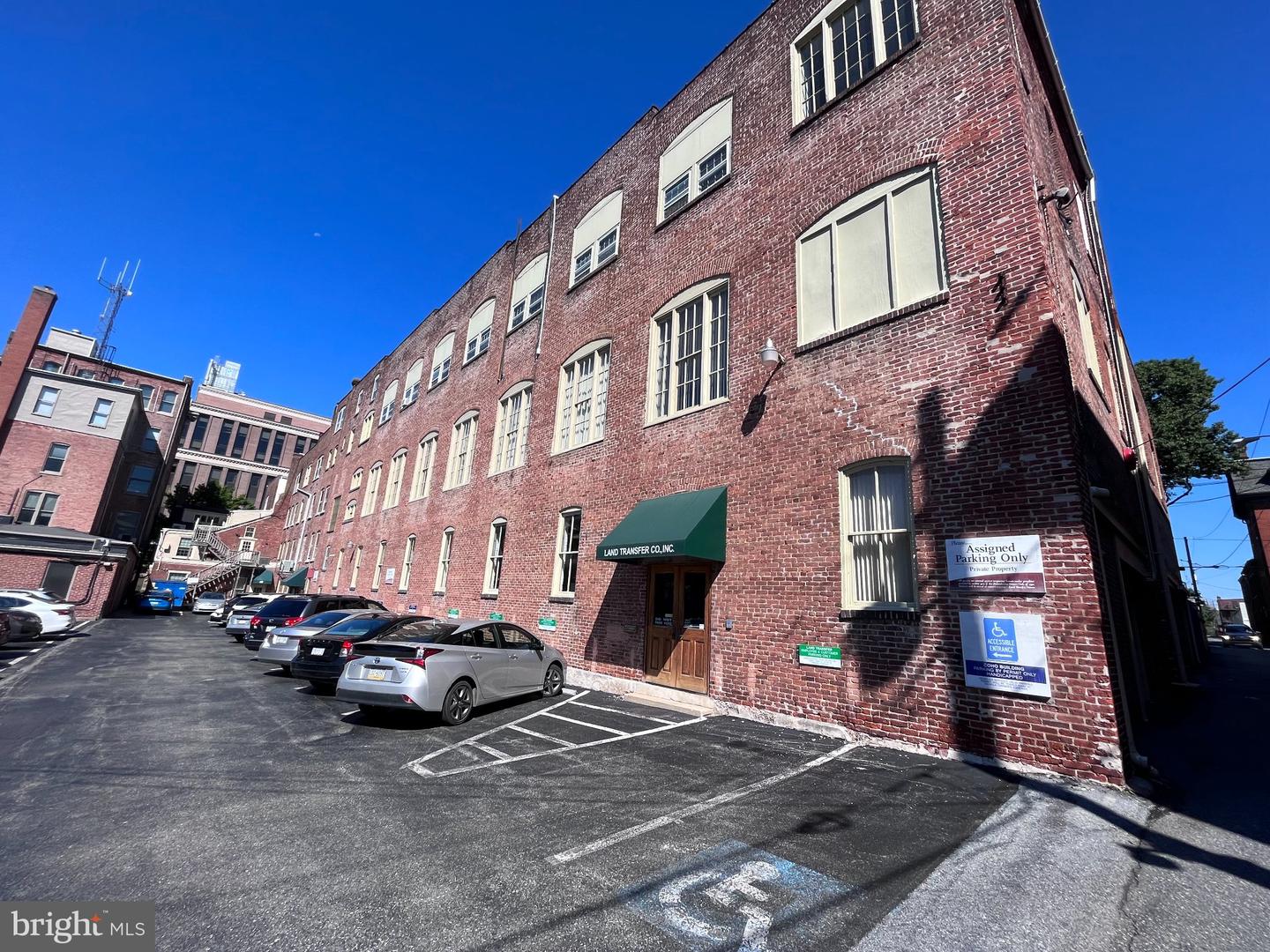 53-Suite 4C N Duke St — photo