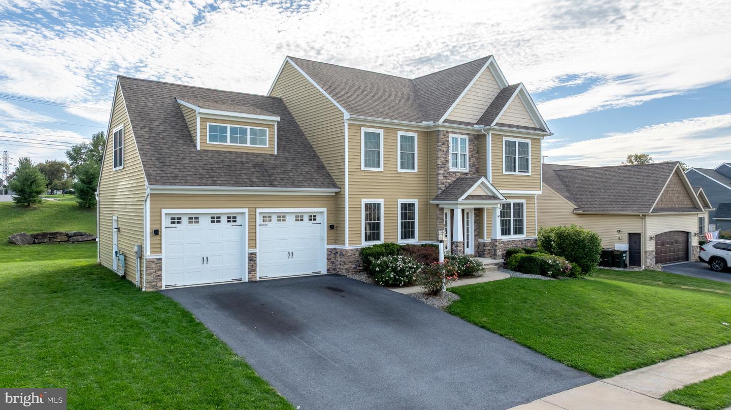 354 Amber Dr — photo