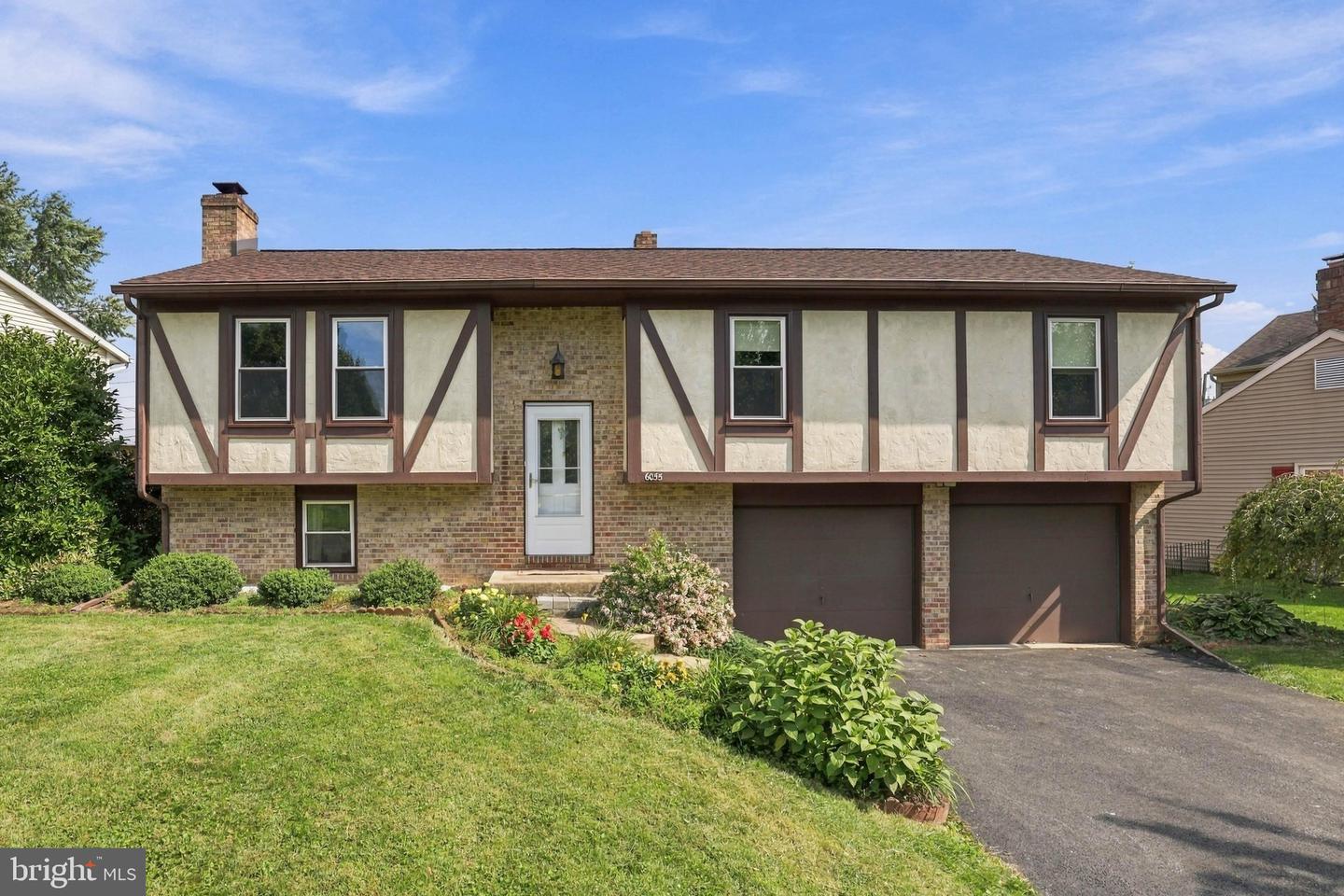 6055 Geneva Dr — photo