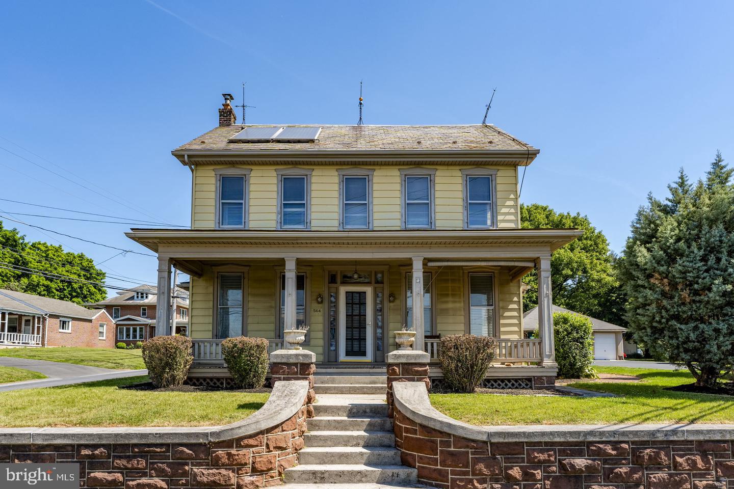 564 W Maple Grove Road, Denver, PA 17517