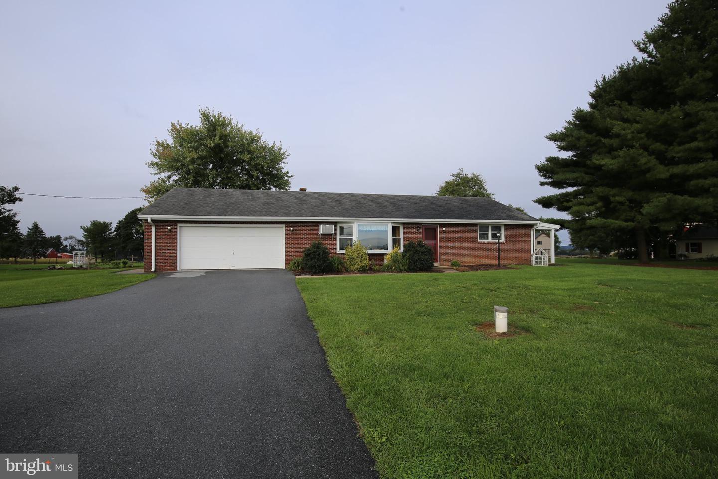 1172 N Colebrook Rd — photo