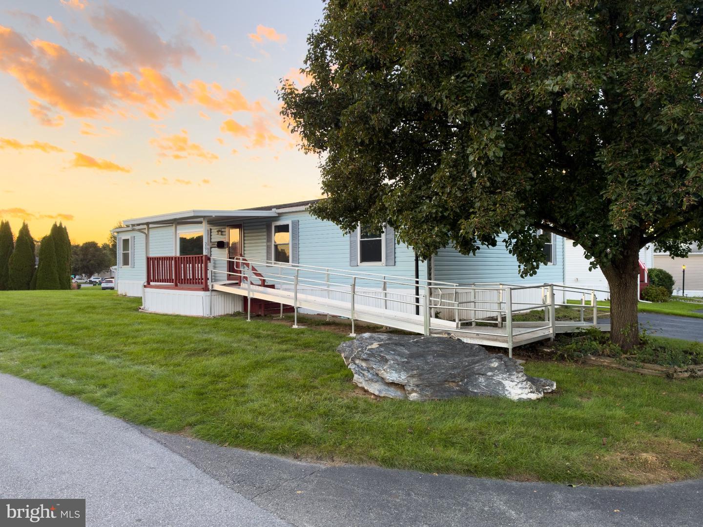 201 Silver Wind Ct N — photo