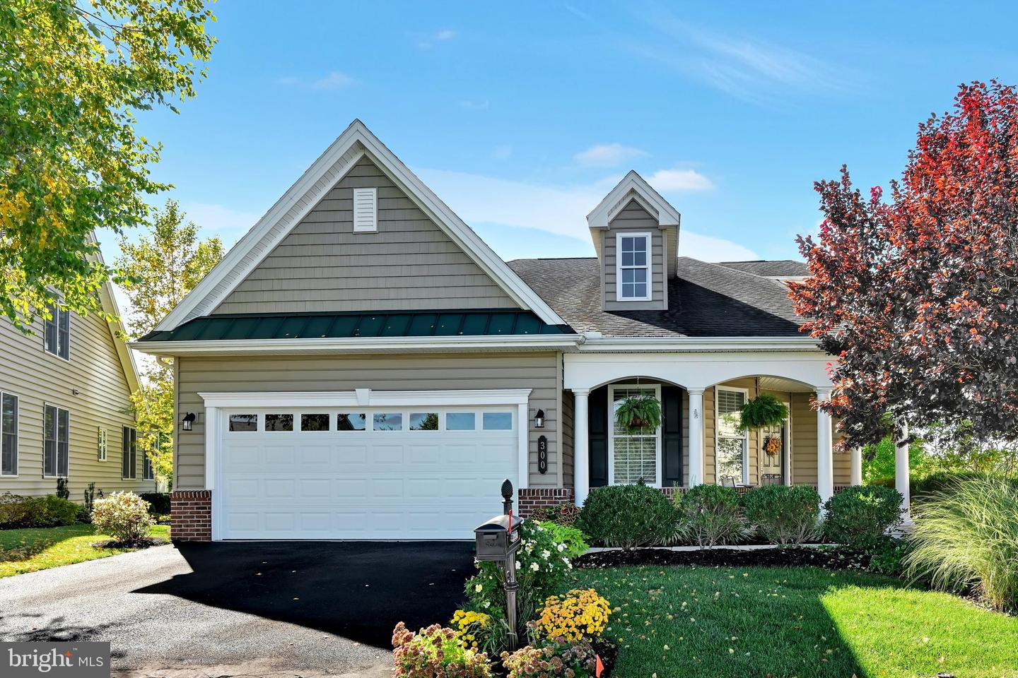 300 Centennial Ct — photo