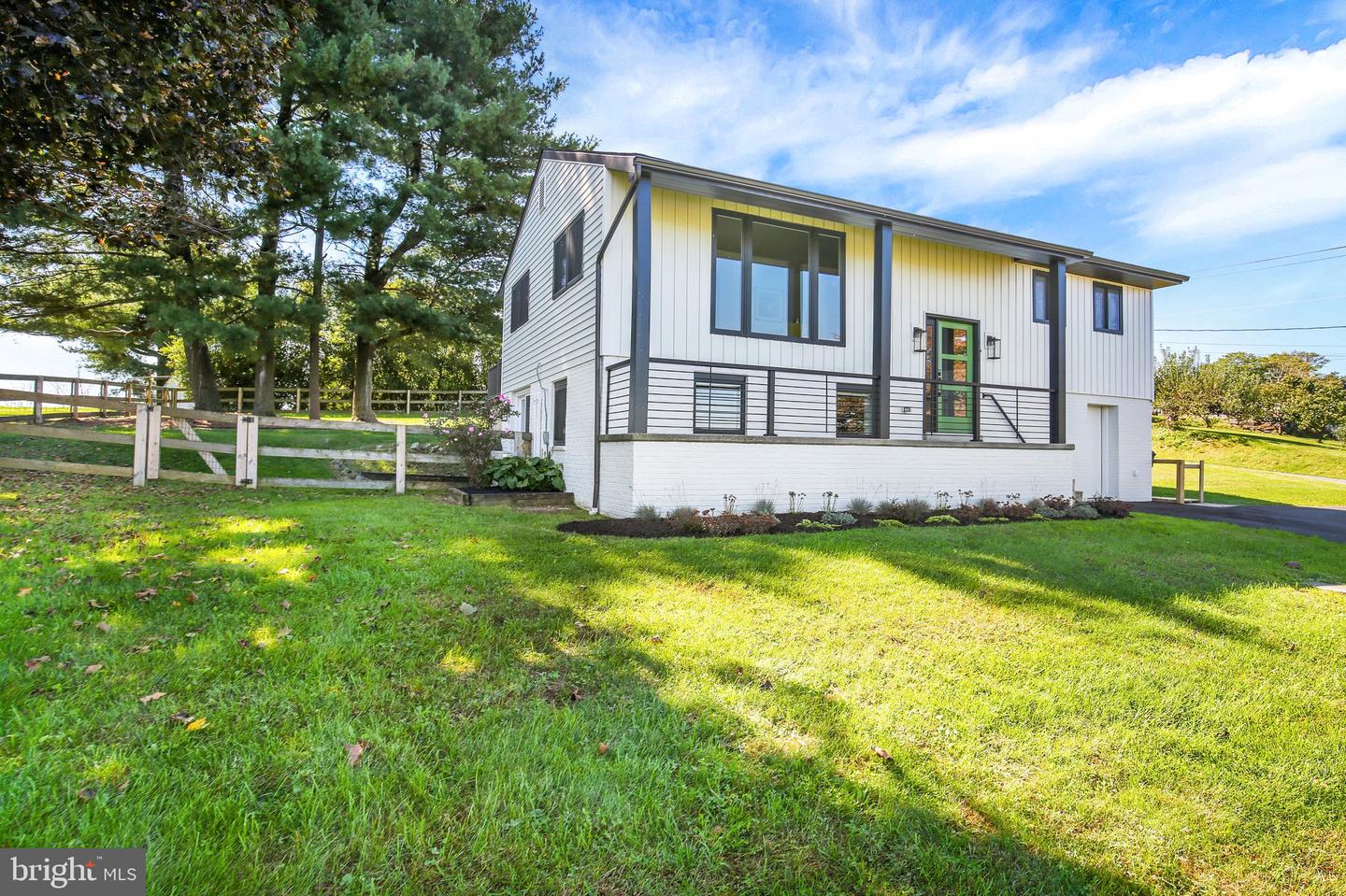 722 Water Edge Rd — photo