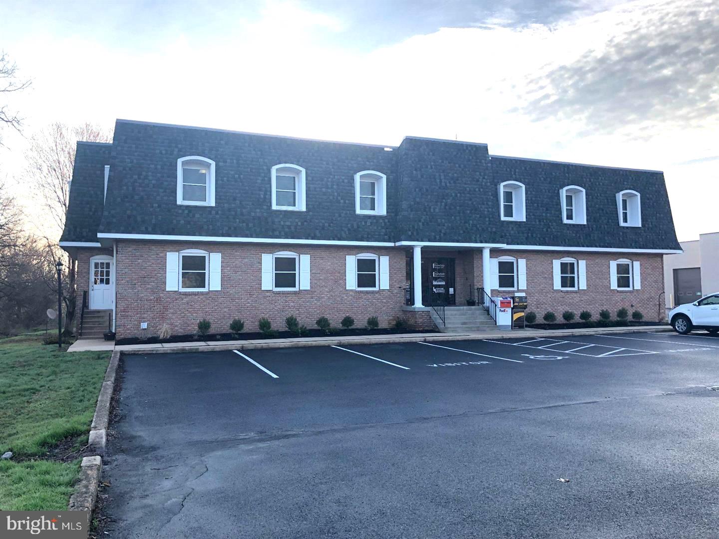 131 Centerville Rd — photo