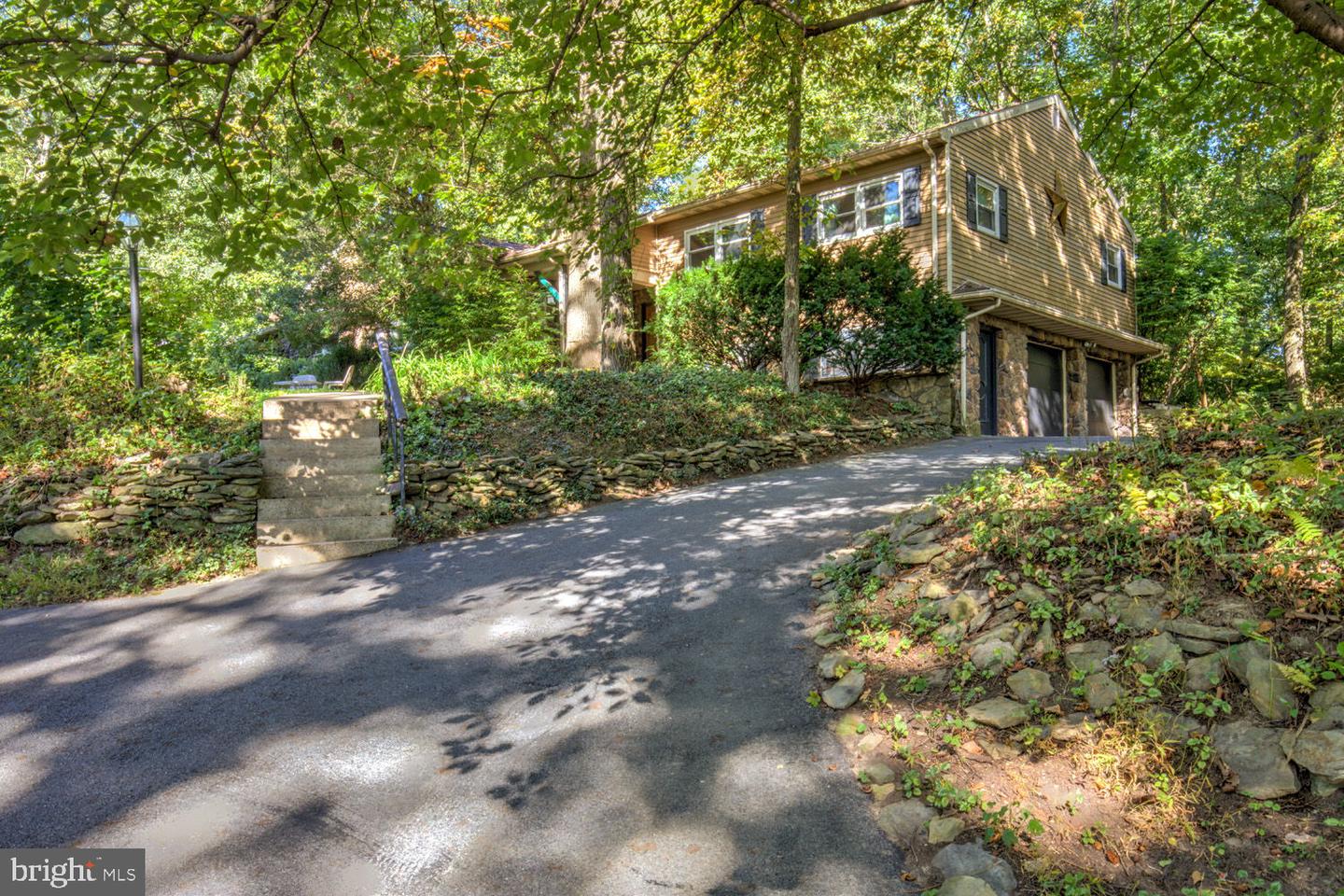 112 Angela Dr — photo