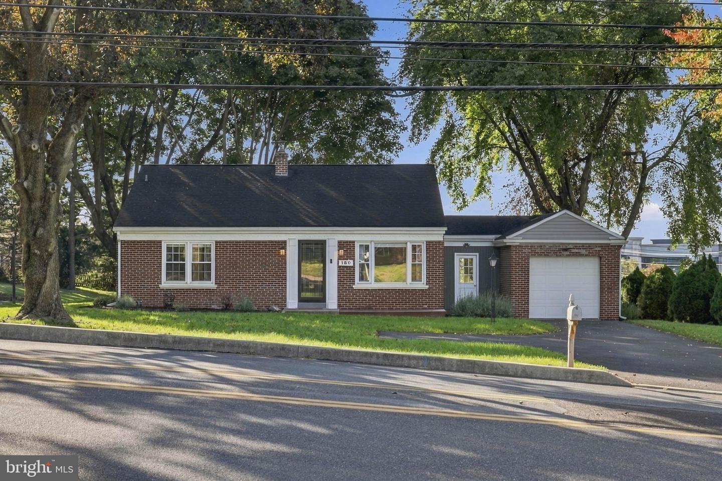 150 W Roseville Rd — photo