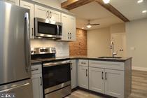 721 N Duke St #11 — photo
