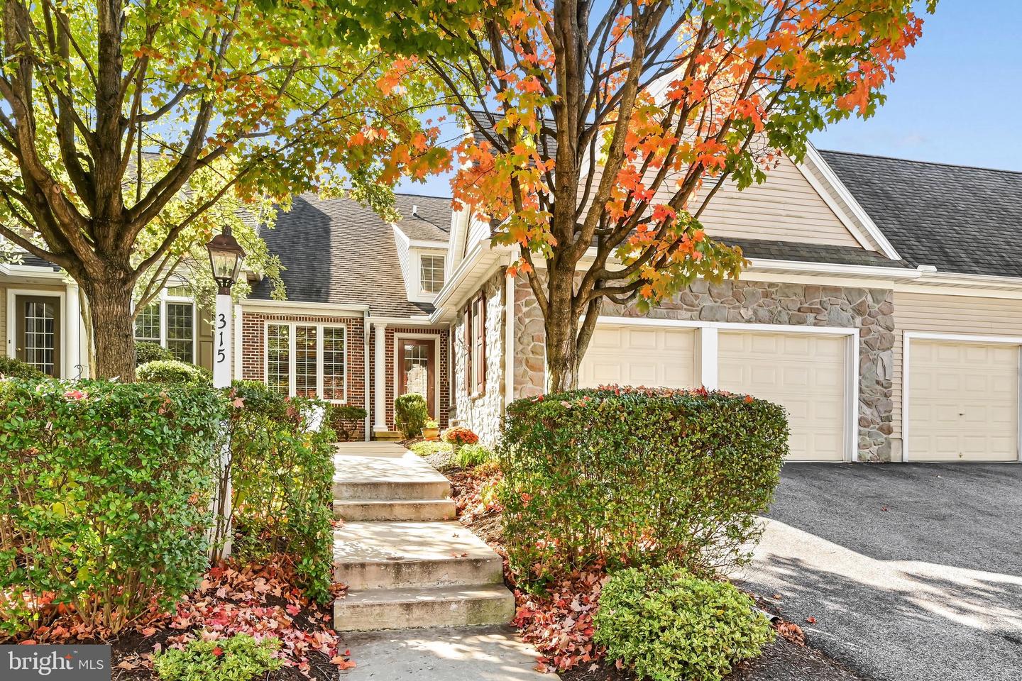 315 Great Lawn Cir — photo