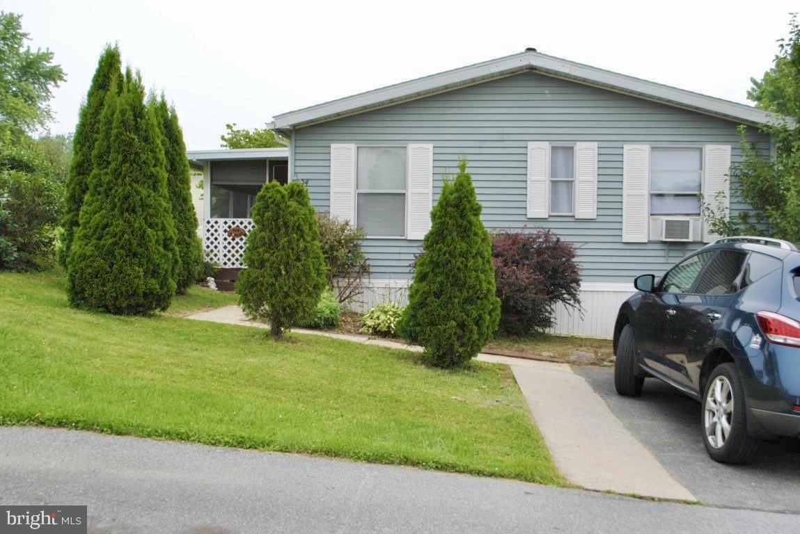 104 Dawnfield Ct — photo