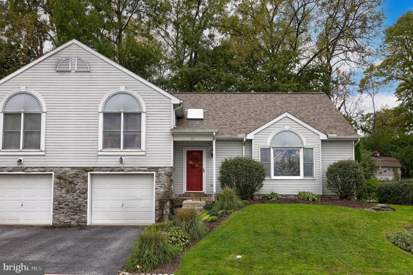 60 Farm Ln — photo