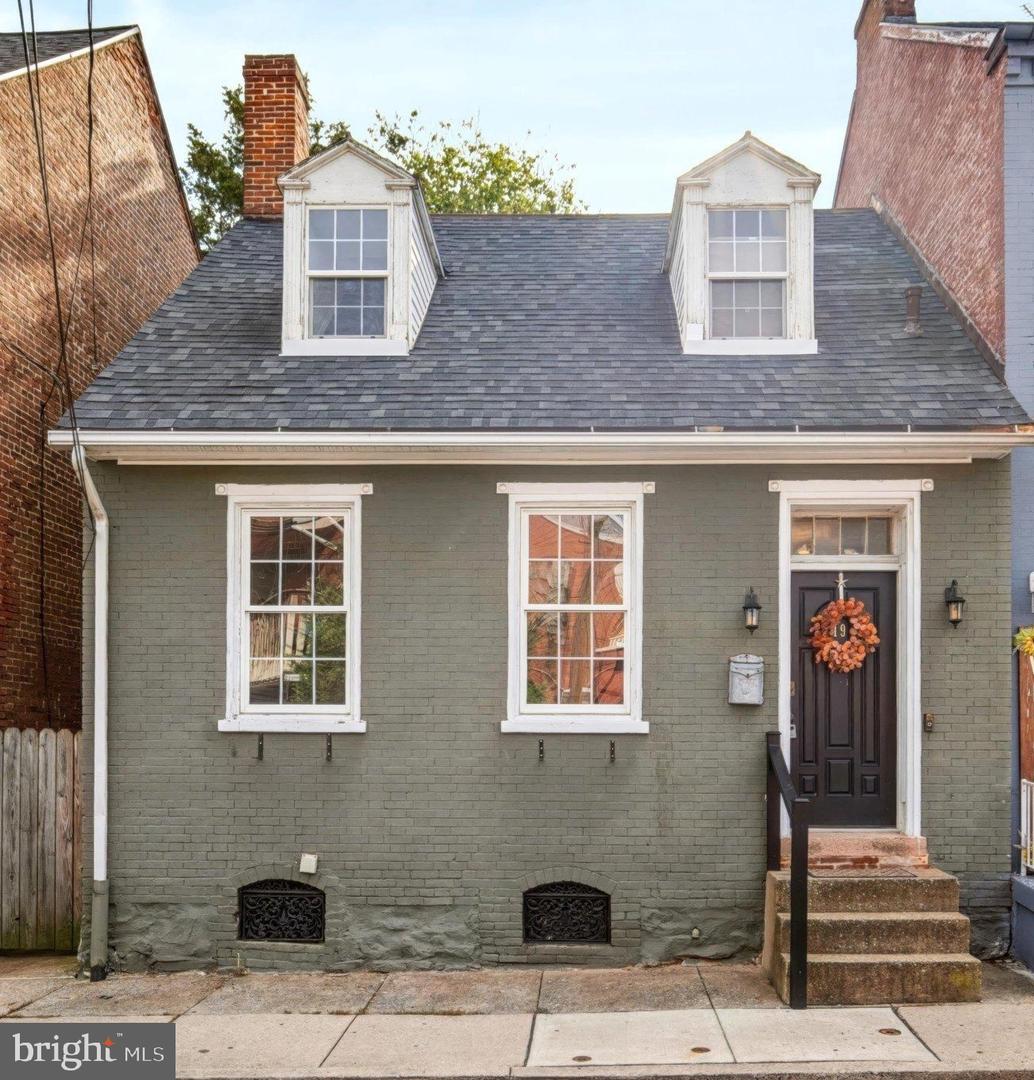 19 Howard Ave — photo