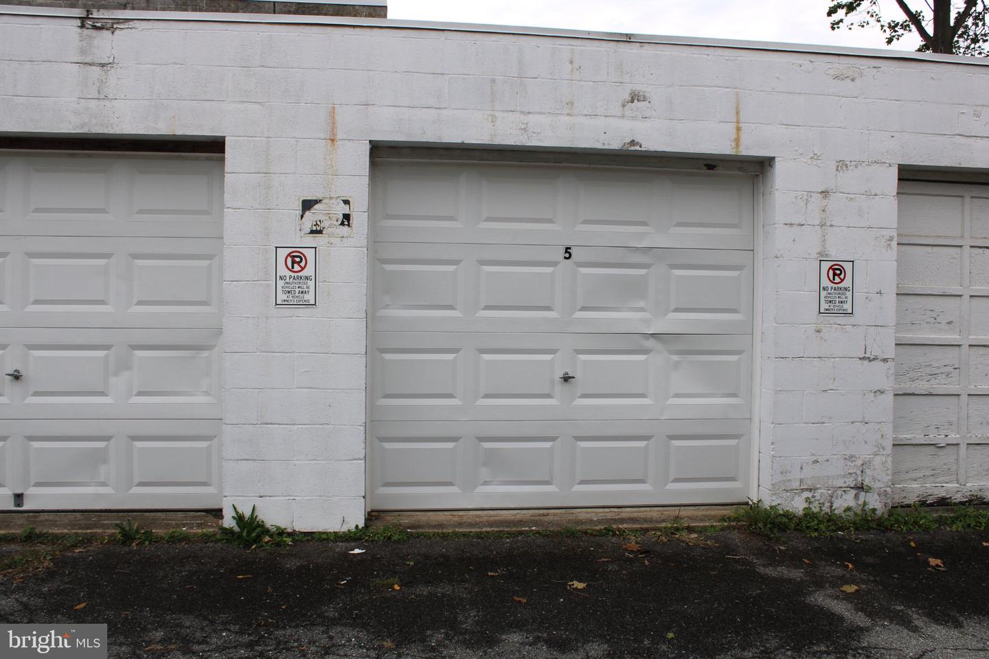 319 N State St #5 (Garage) — photo