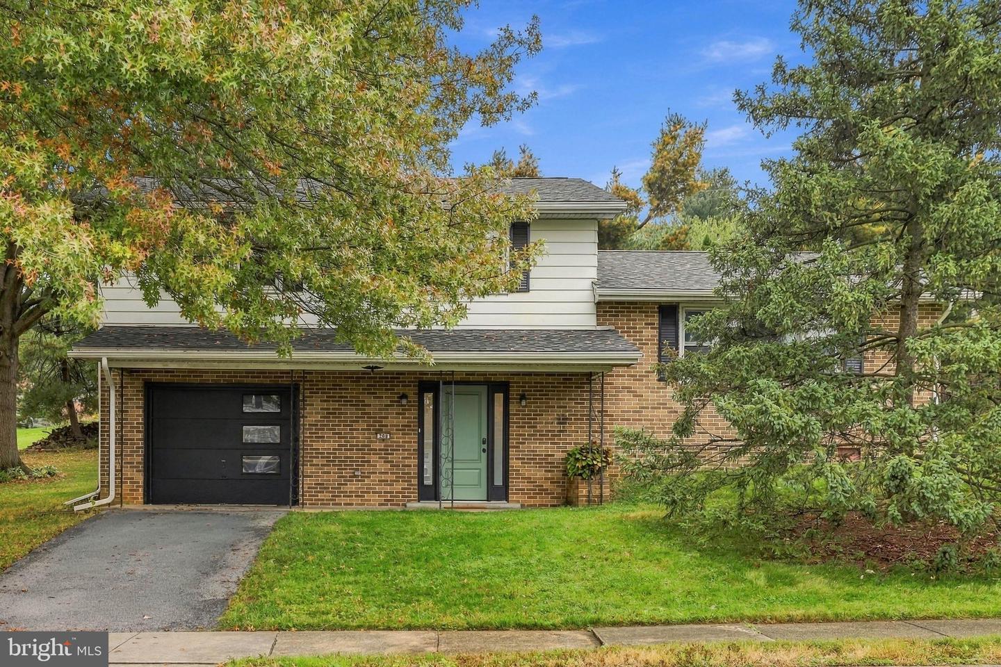 208 Swarthmore Dr — photo