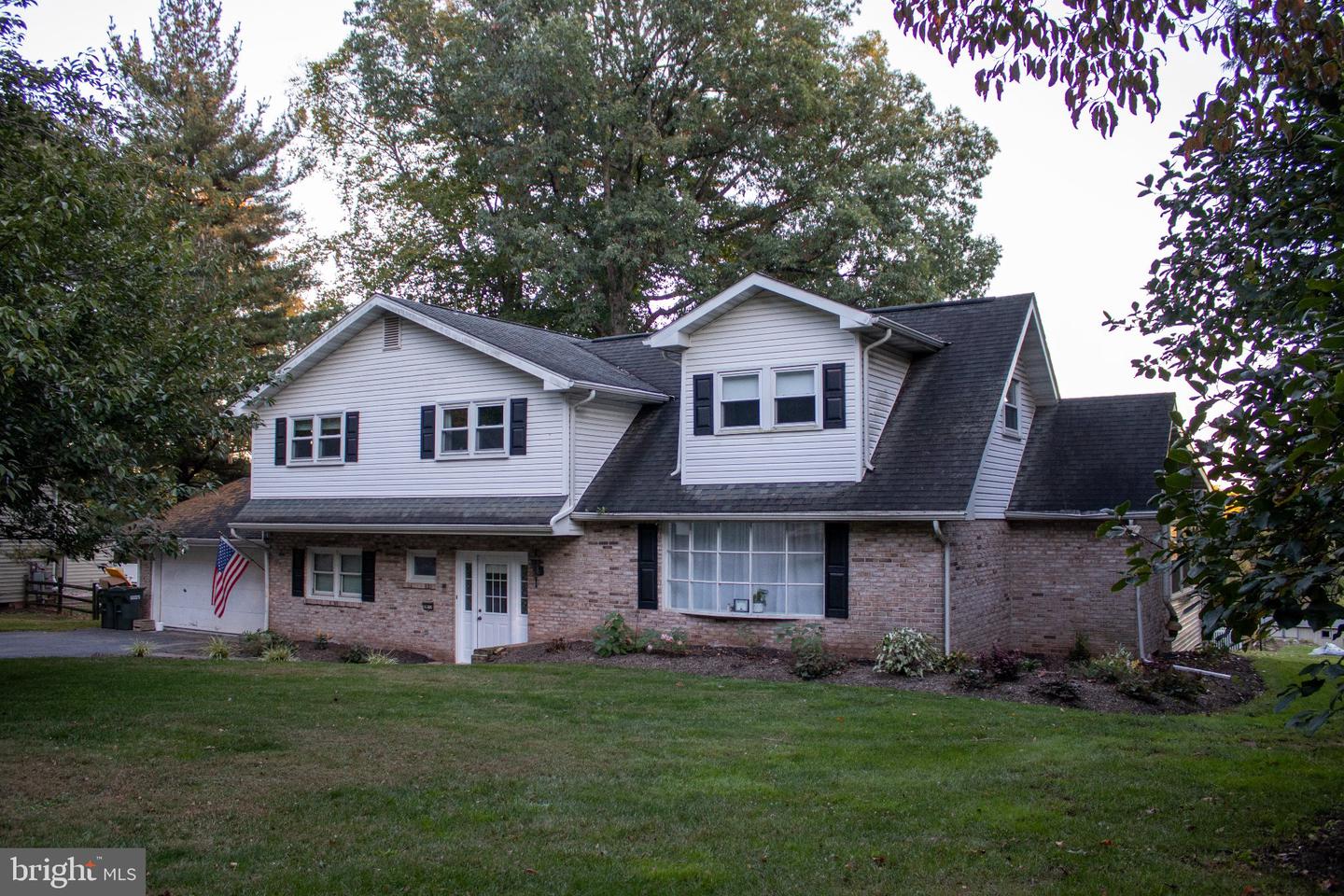 6 Lehoy Forest Dr — photo