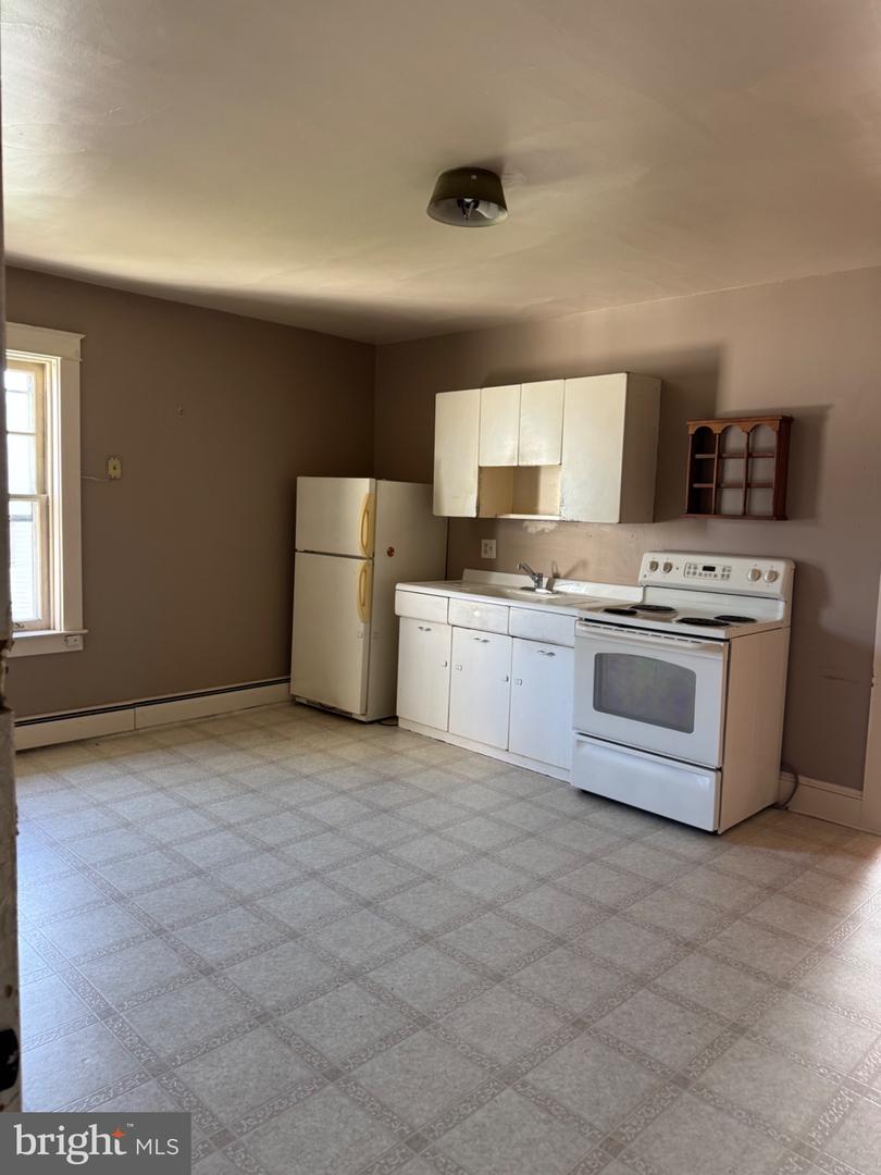 133 W Main St #B — photo
