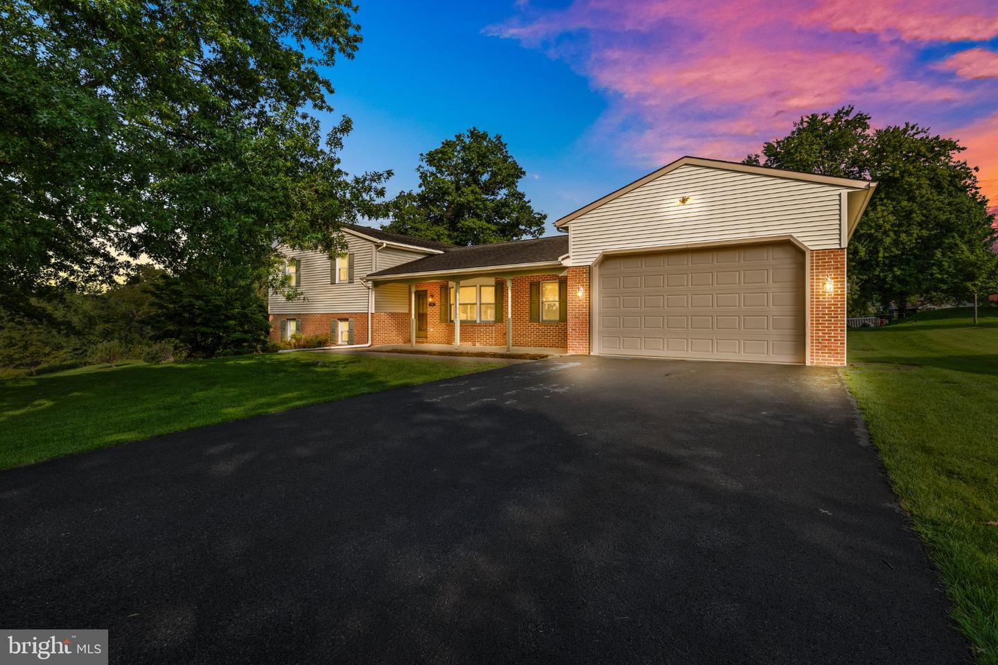 523 Colonial Crescent Dr — photo