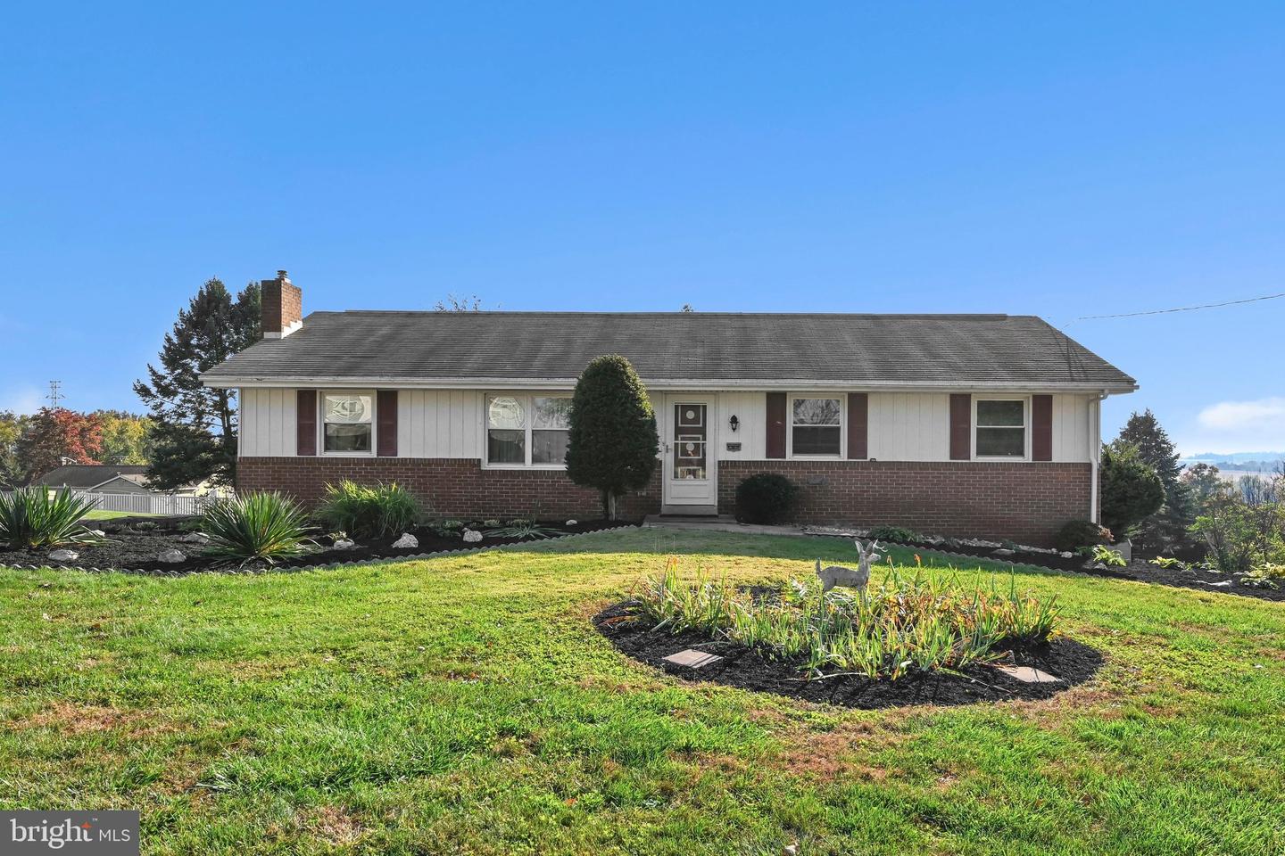 342 Hilltop Dr — photo