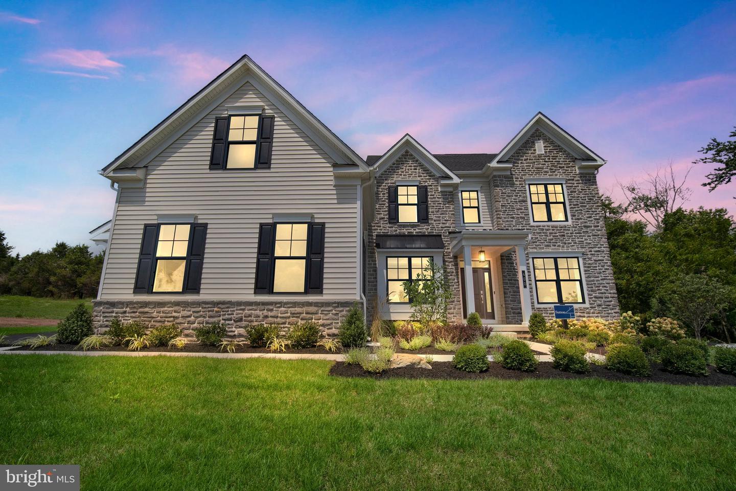 5401 Red Oak Dr — photo